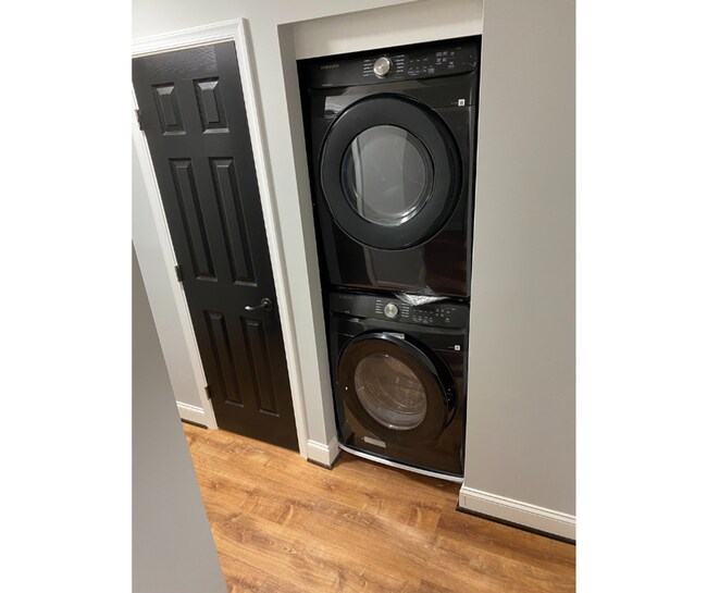 Building Photo - 511 N Pulaski St