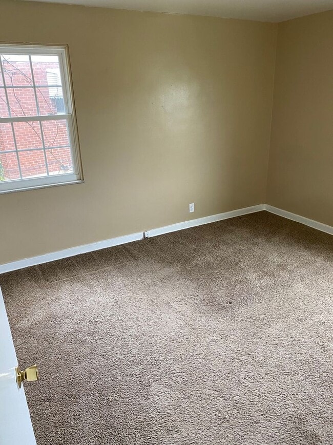 Building Photo - Beautiful 4BD 1BA House in Penn Hills