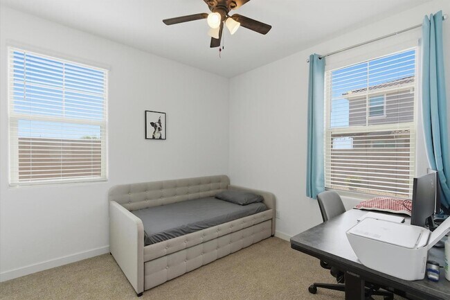 Building Photo - 5935 S Coyote Canyon