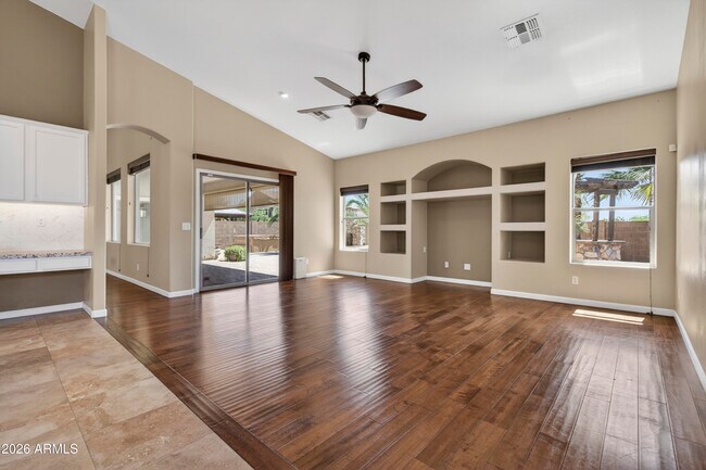 Building Photo - 6118 N 133rd Ave