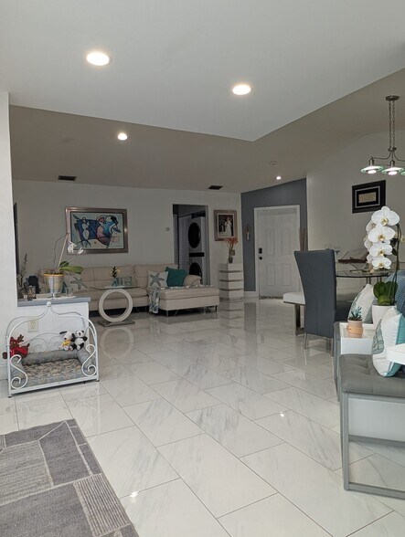 Building Photo - 15260 SW 45th Ter