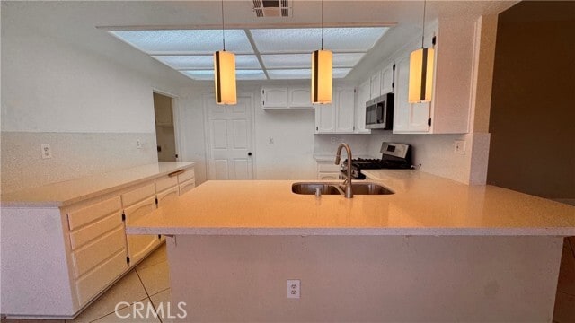 Building Photo - 13677 Ivanpah Rd