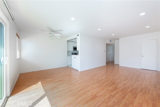 Building Photo - 5412 Lindley Ave