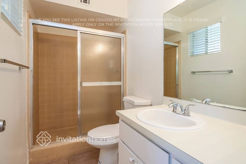 Building Photo - 208 W McLellan Rd