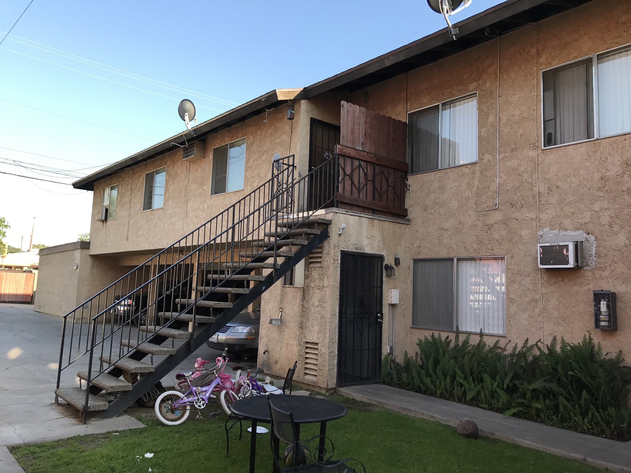 Building Photo - 7648 Comstock Ave