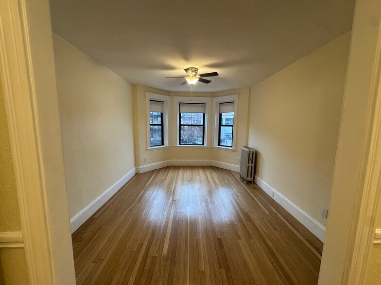 Building Photo - 1127 Commonwealth Ave