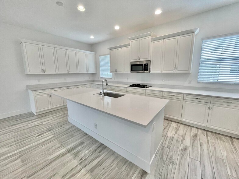 Building Photo - 5412 Watts Ter