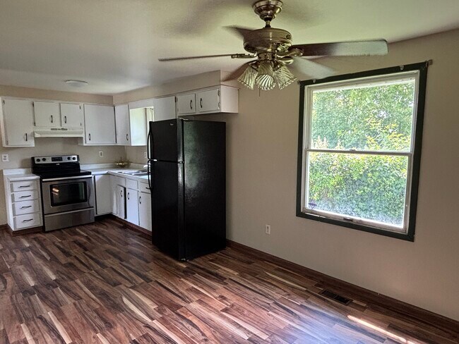 Building Photo - 5 Shawnee Acres Cir