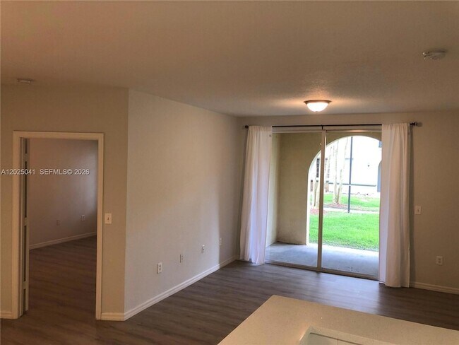 Building Photo - 2544 Centergate Dr