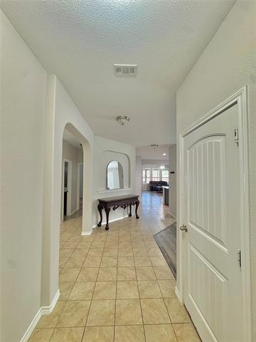 Building Photo - 204 Red Fox Ln