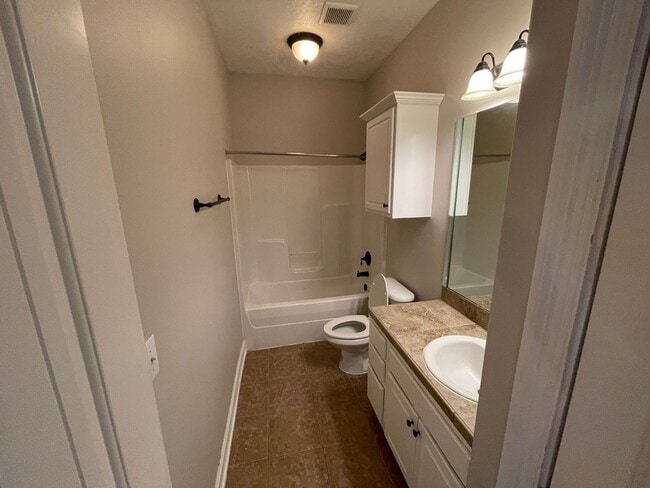 Building Photo - 3/2 for Rent in Farmington Station! Available in January