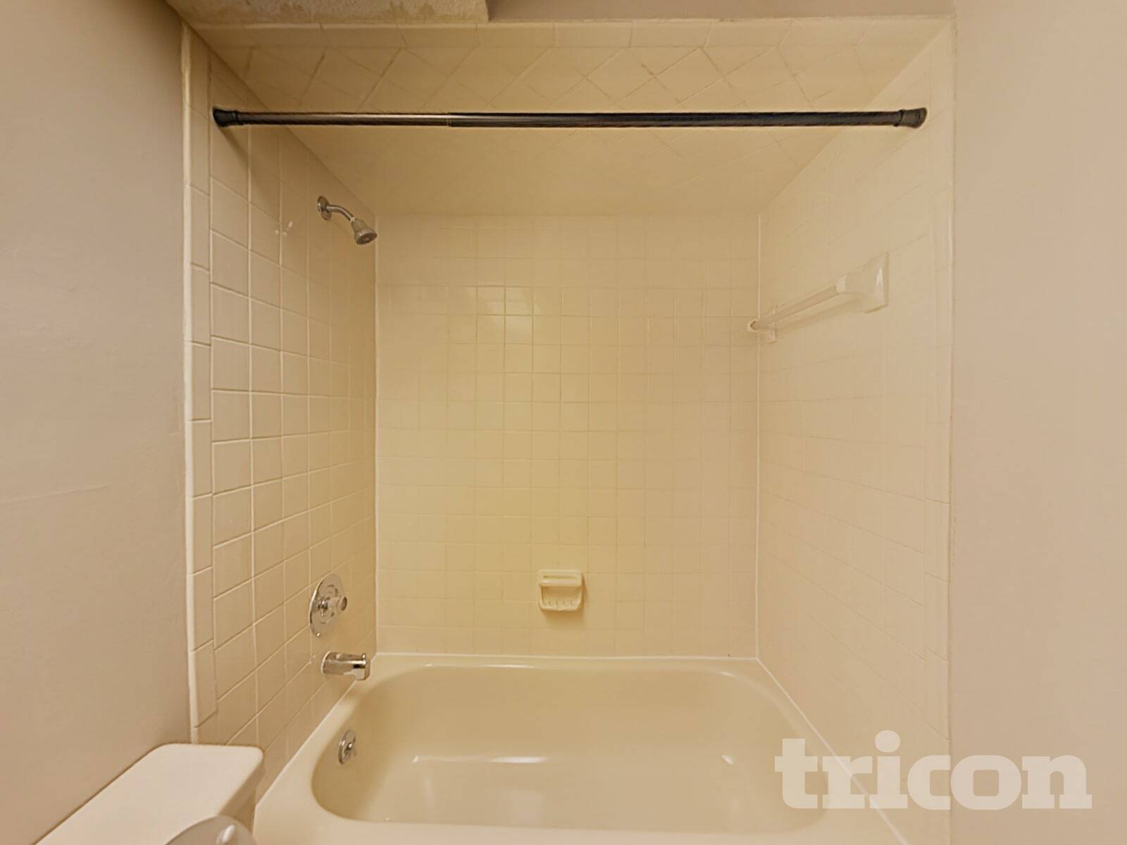 Building Photo - 10660 Squires Ct