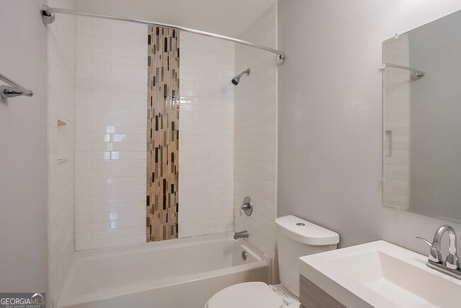 Building Photo - 5355 Forest Downs Cir