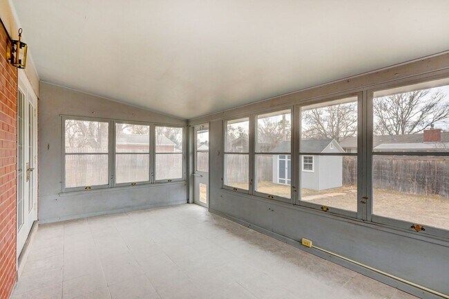 Building Photo - 789 S Hudson St