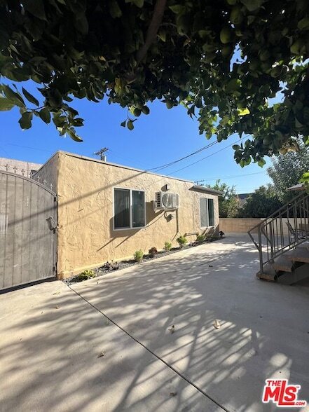 Building Photo - 1056 Winchester Ave