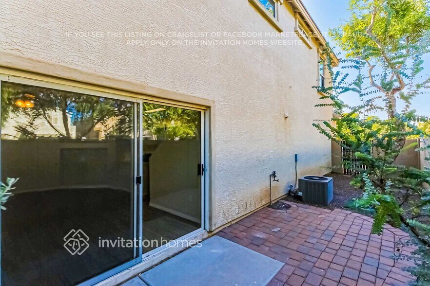 Building Photo - 1525 S Avocet St