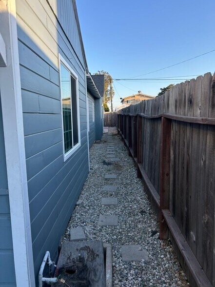 Building Photo - 1512 W 223rd St
