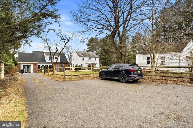 Building Photo - 30 Upper Ferry Rd