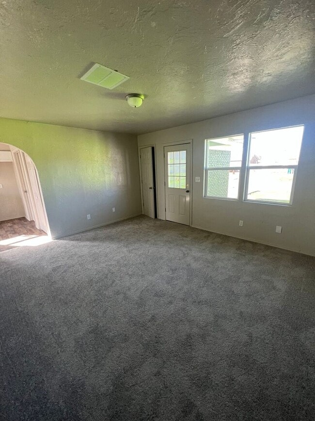 Building Photo - Newly Remodeled Home in SW OKC for Lease