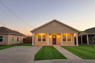 Building Photo - 638 Marbauch Ave