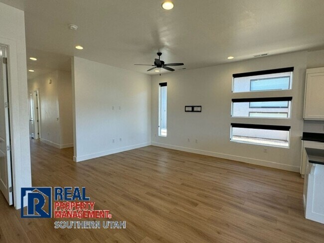 Building Photo - Woodland Estates Home