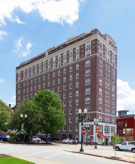 Building Photo - 137 Harrison Ave