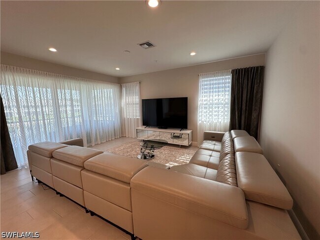 Building Photo - 2653 Seychelles Cir