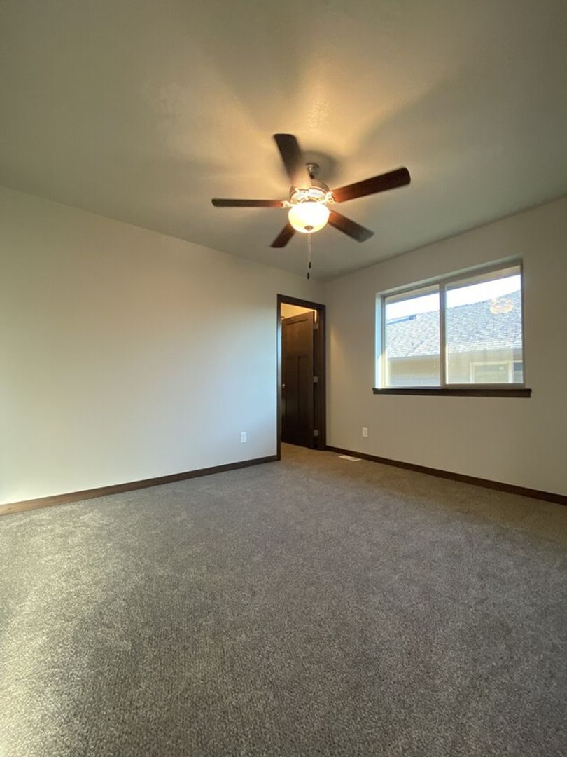 Building Photo - 1114 N Brennan Ct
