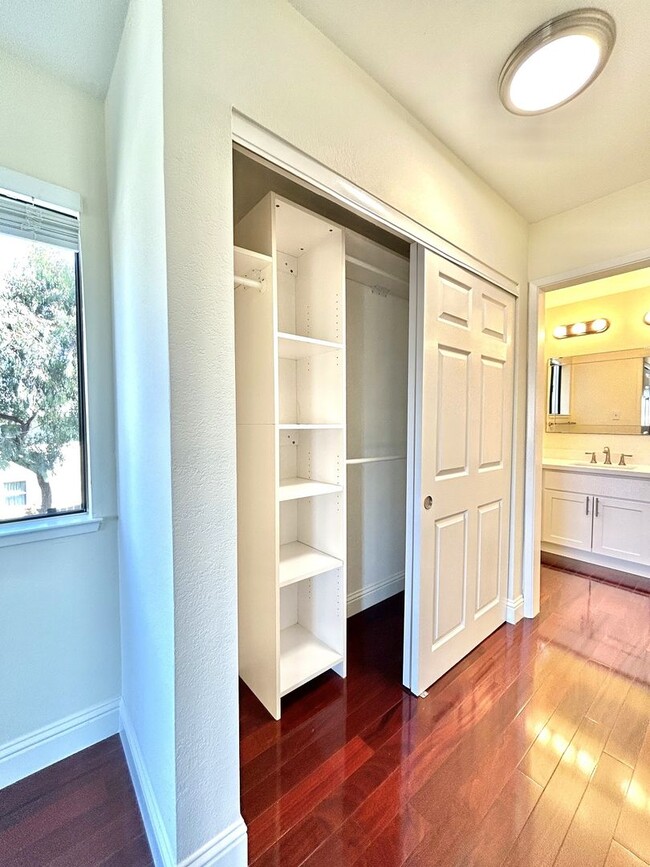 Building Photo - First-Floor 2-bedroom/2-bathroom Condo In San Carlos Available Now!