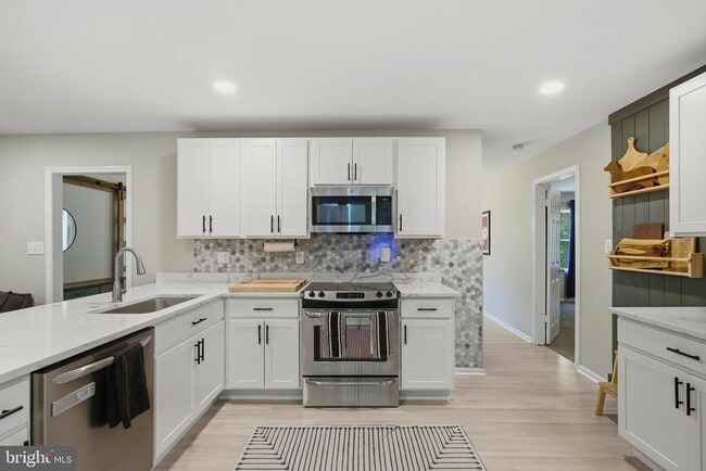 Building Photo - 2641 Dogwood Ln