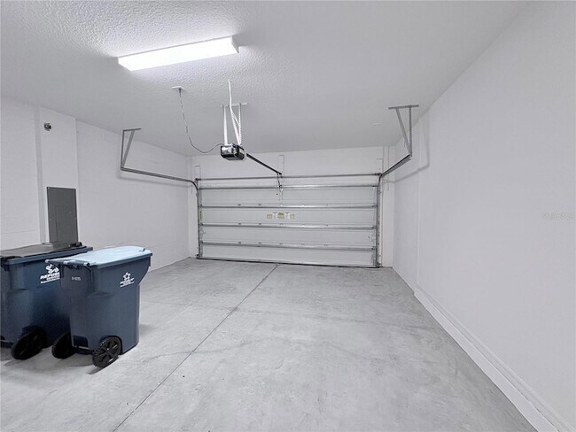 Building Photo - 609 Duke Dr