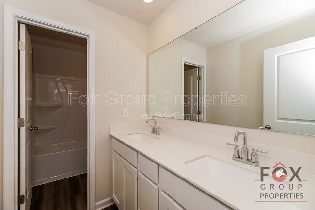 Building Photo - 131 Arden Ct