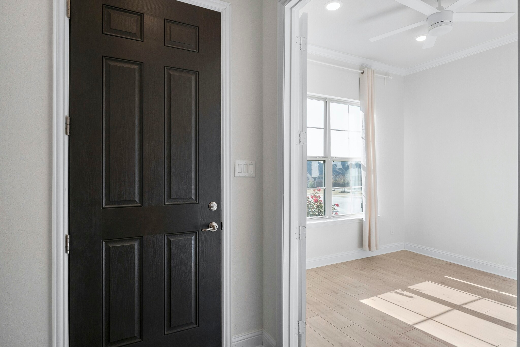 Building Photo - 8211 Agarito Way