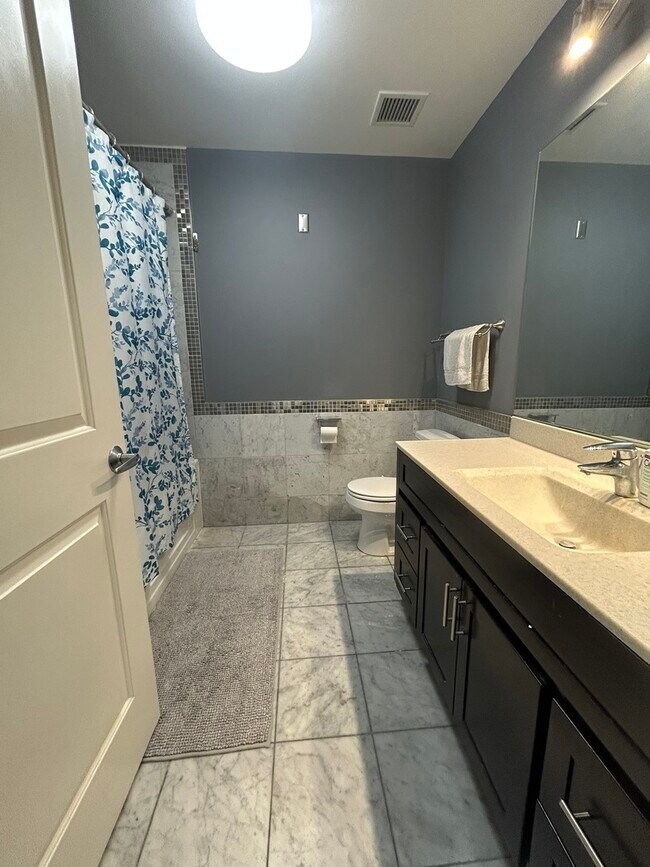 Building Photo - 1400 S Michigan Ave