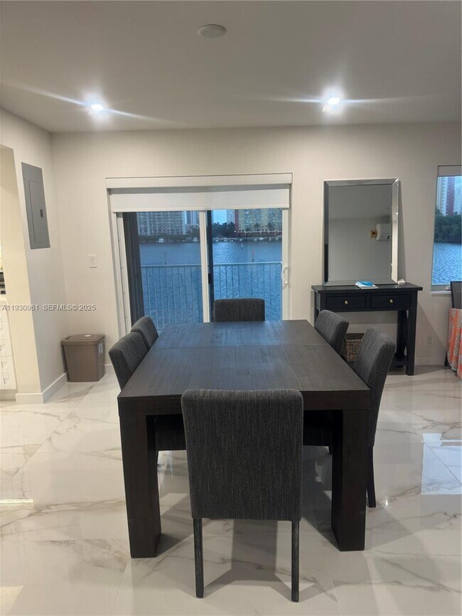 Building Photo - 3922 NE 166th St