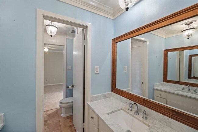 Building Photo - 534 Fox Briar Ln