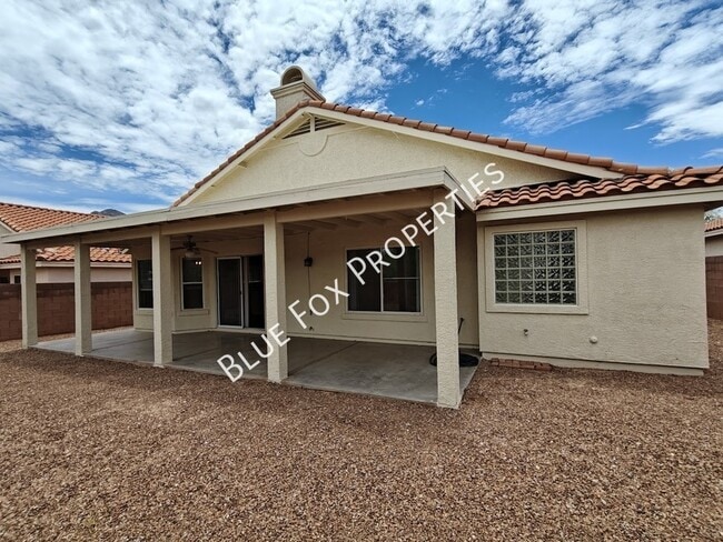 Building Photo - 710 W Calle Alta Loma