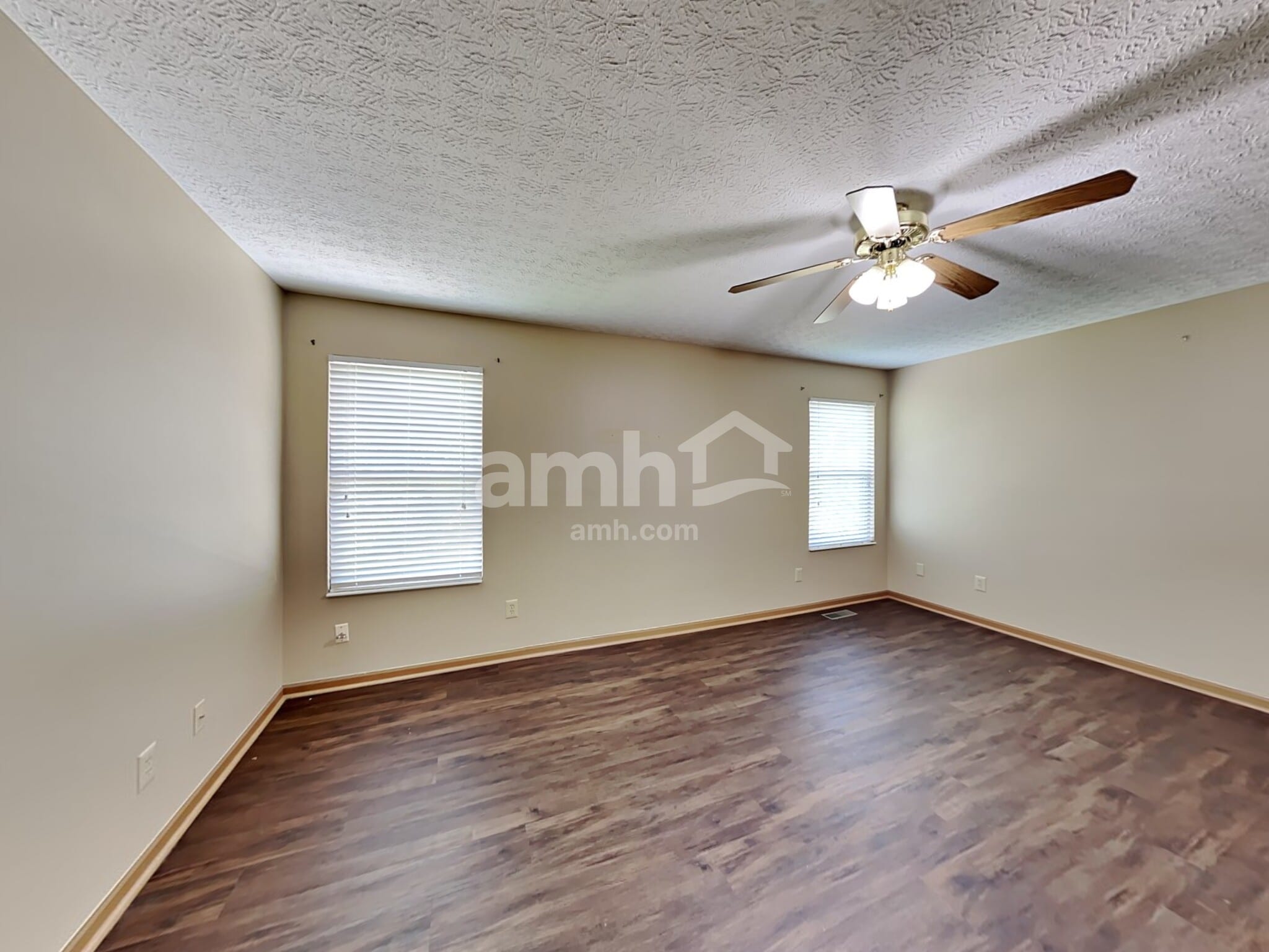 Building Photo - 1363 Wild Horse Dr