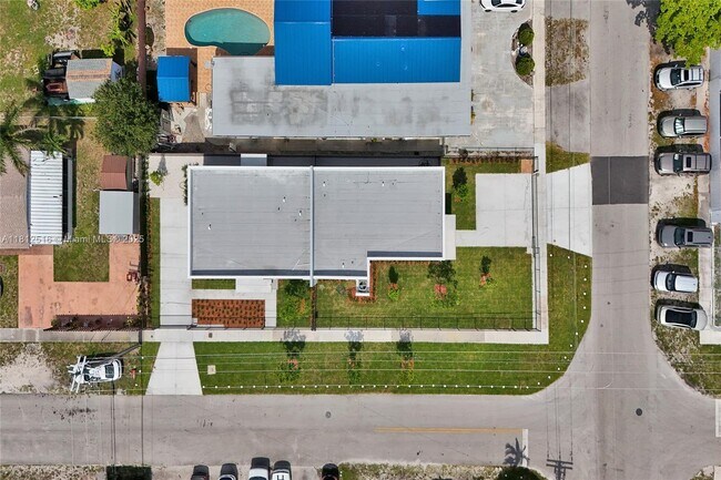 Building Photo - 5145 E 3rd Ave