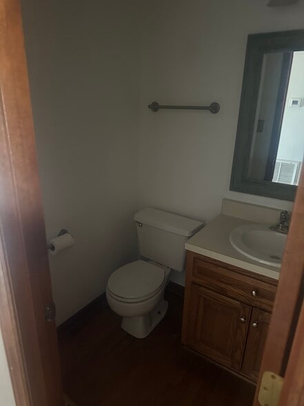 Building Photo - 2839 Sterling Park Dr