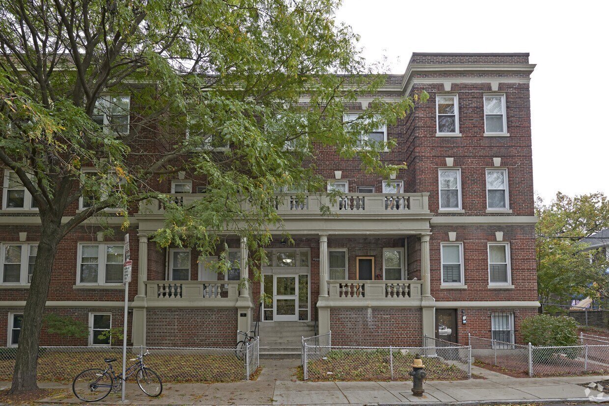 Building Photo - 4 Egremont Rd