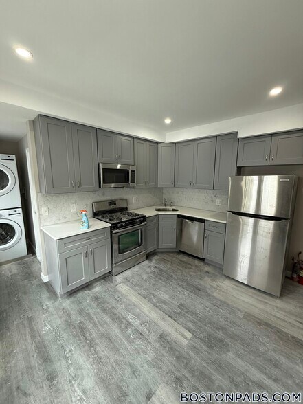 Building Photo - 16 Long Ave