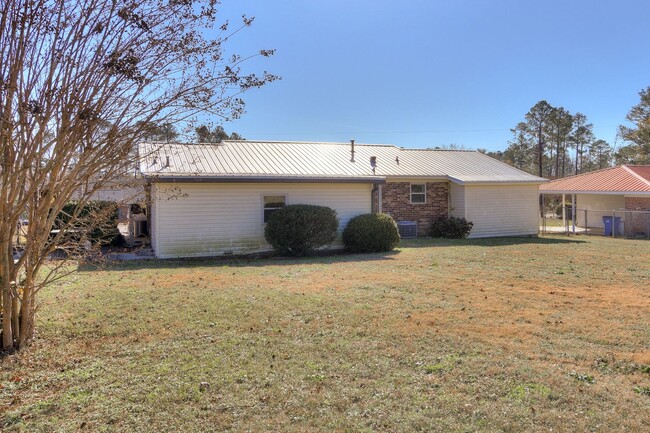 Building Photo - Renovated Ranch in Martinez