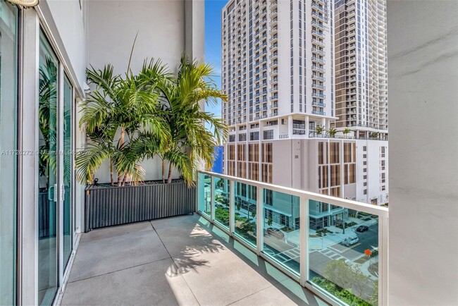 Building Photo - 1749 NE Miami Ct