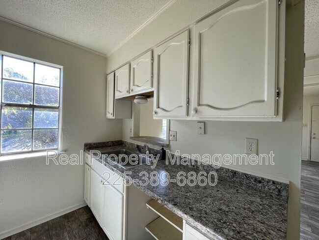 Building Photo - 750 Hospital Rd