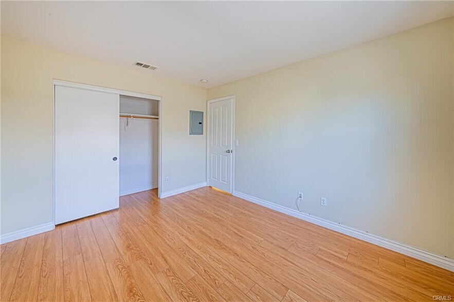 Building Photo - 138 S Hidden Path