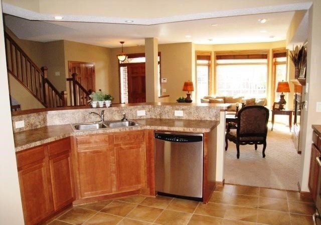 Building Photo - Heated garage! Fabulous 2Bd/2.5Ba + Loft! Woodbury- Available July 1st