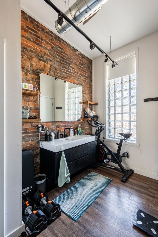 Building Photo - Spacious 2 Bedroom/2 Bath in Lawrenceville
