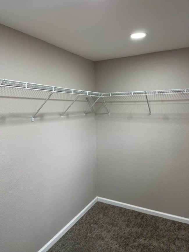 Building Photo - Beautiful 3 Bedroom 2 Bath Home! MOVE IN SPECIAL!