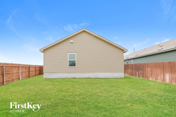 Building Photo - 8602 Segura Wy